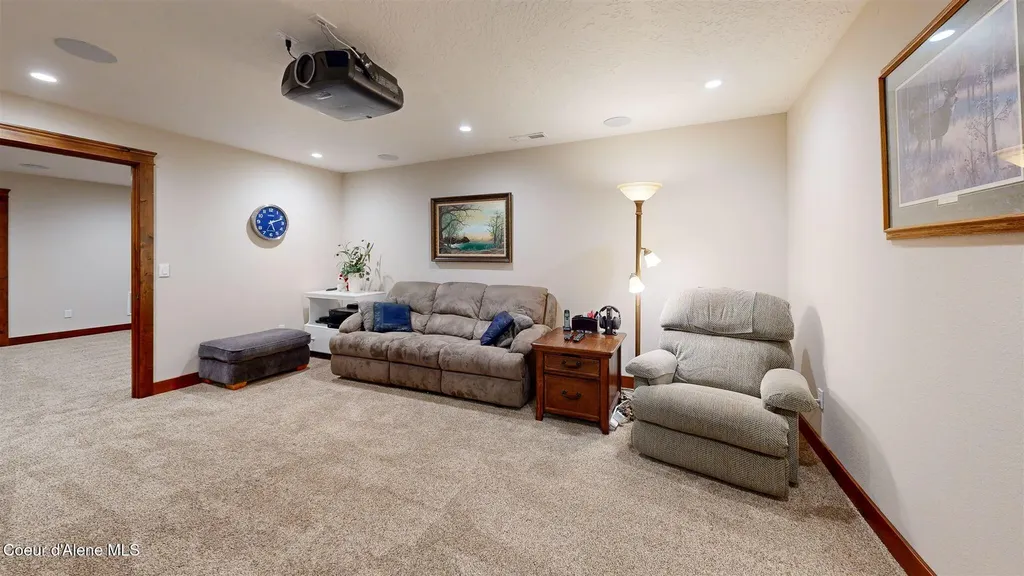 19398 N Ella Road Rathdrum ID 83858