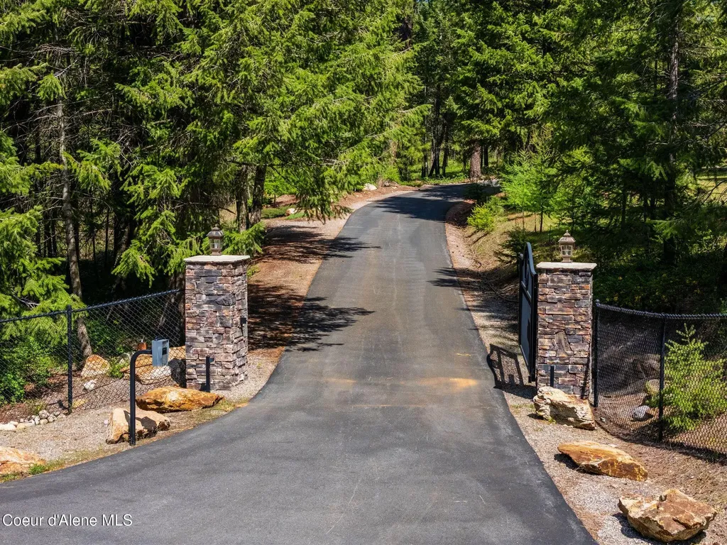 19398 N Ella Road Rathdrum ID 83858