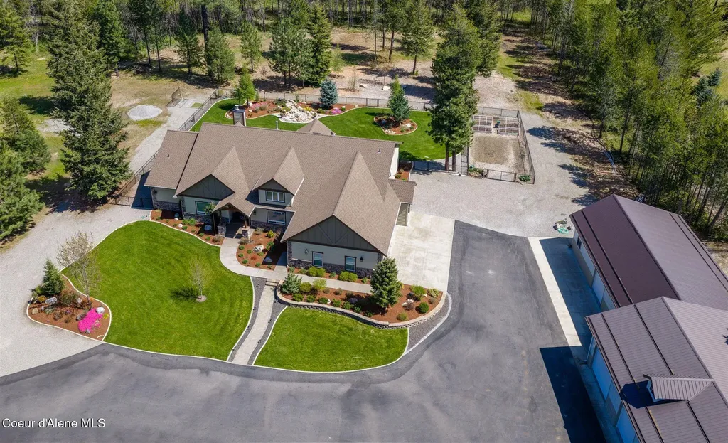 19398 N Ella Road Rathdrum ID 83858