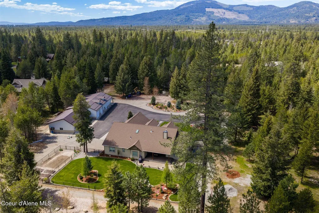 19398 N Ella Road Rathdrum ID 83858