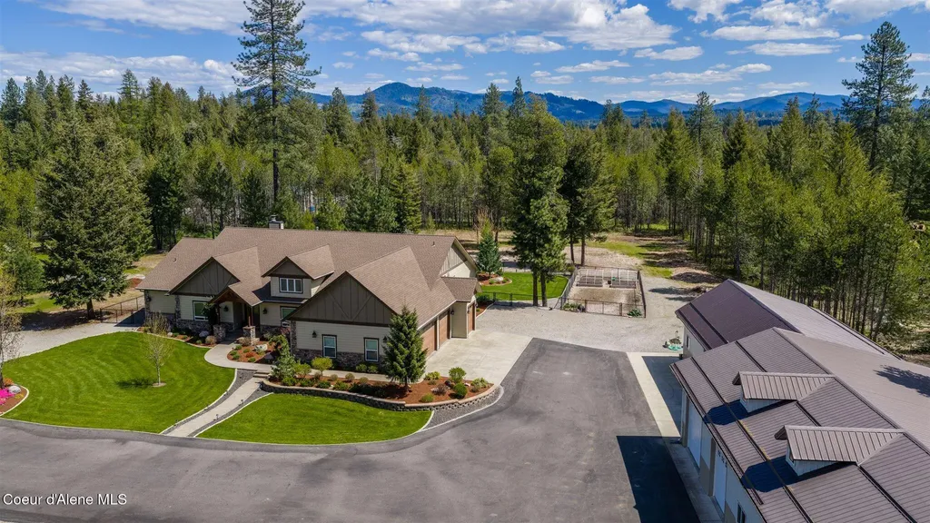 19398 N Ella Road Rathdrum ID 83858