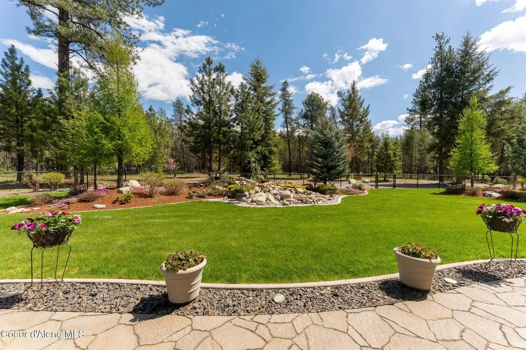 19398 N Ella Road Rathdrum ID 83858
