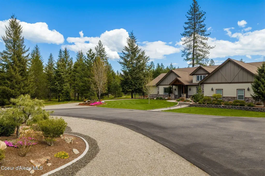 19398 N Ella Road Rathdrum ID 83858
