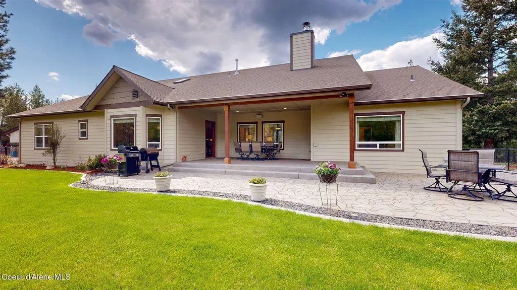 19398 N Ella Road Rathdrum ID 83858