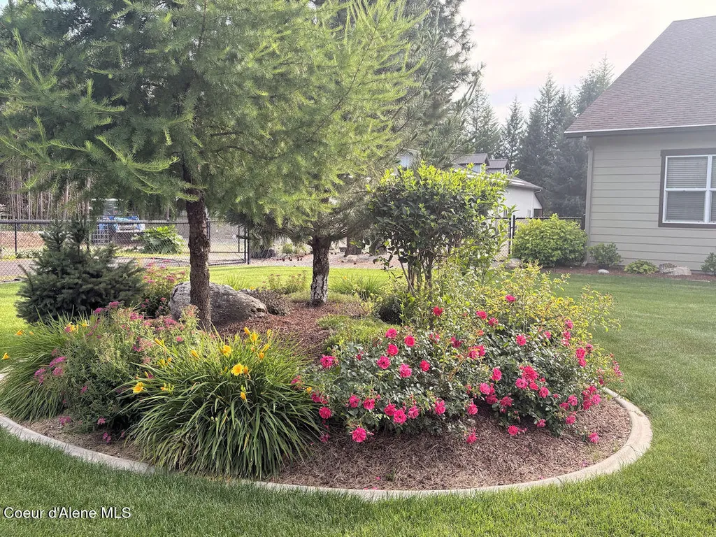 19398 N Ella Road Rathdrum ID 83858