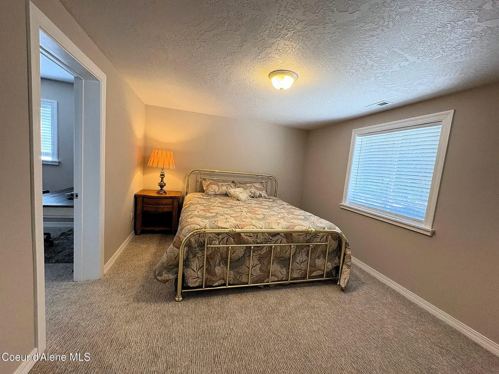 19398 N Ella Road Rathdrum ID 83858