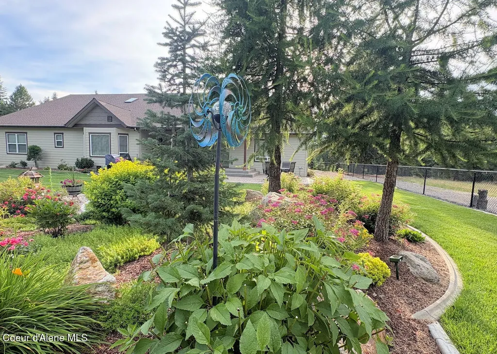 19398 N Ella Road Rathdrum ID 83858