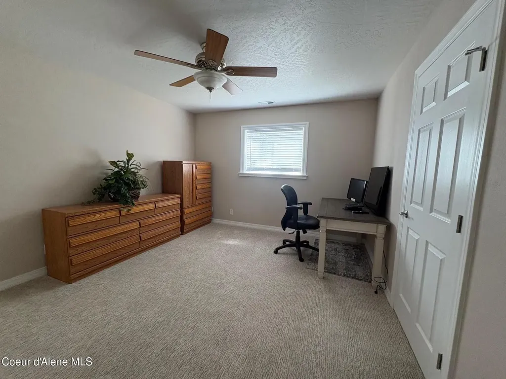 19398 N Ella Road Rathdrum ID 83858