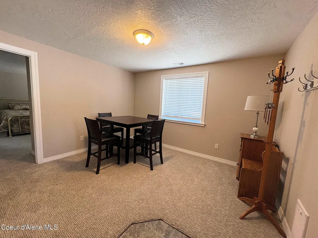 19398 N Ella Road Rathdrum ID 83858