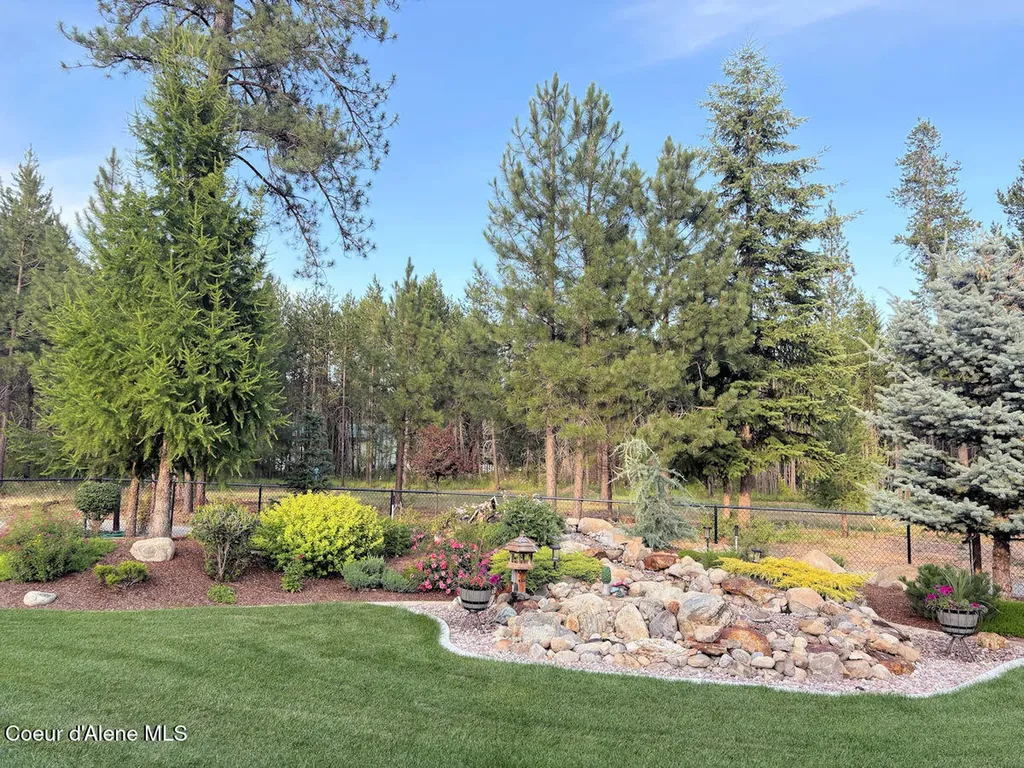 19398 N Ella Road Rathdrum ID 83858