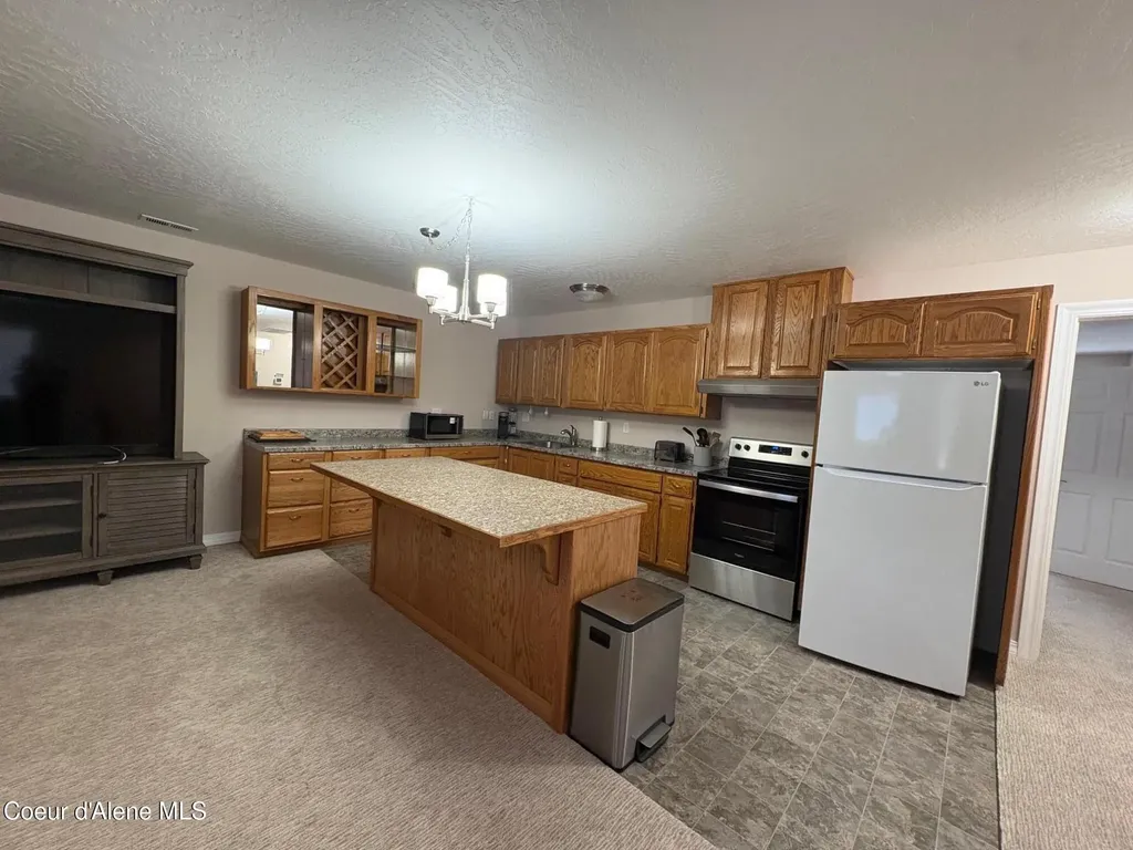 19398 N Ella Road Rathdrum ID 83858