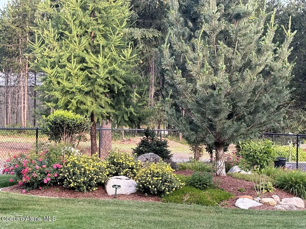 19398 N Ella Road Rathdrum ID 83858
