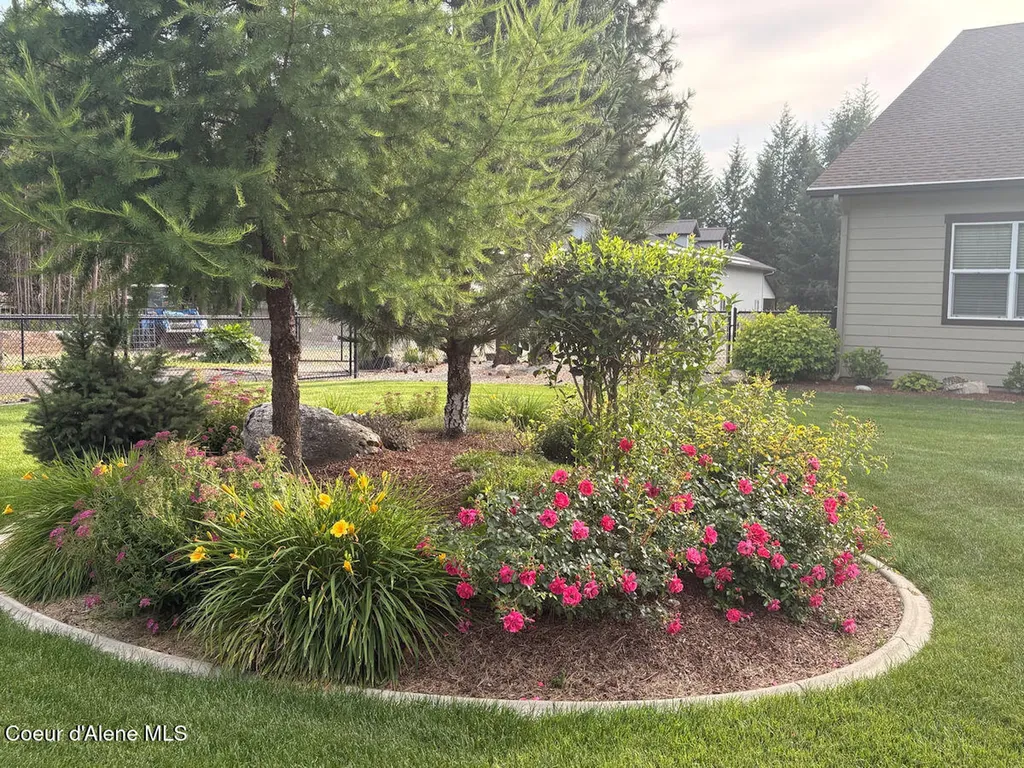 19398 N Ella Road Rathdrum ID 83858
