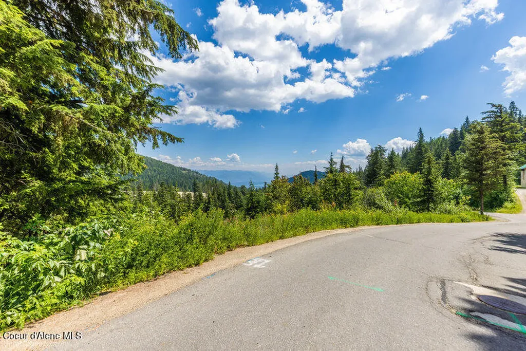 614 Telemark Road Sandpoint ID 83864
