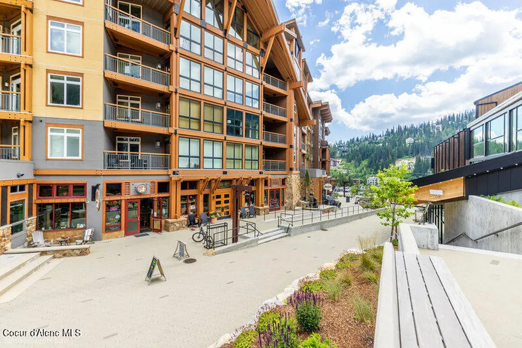 614 Telemark Road Sandpoint ID 83864