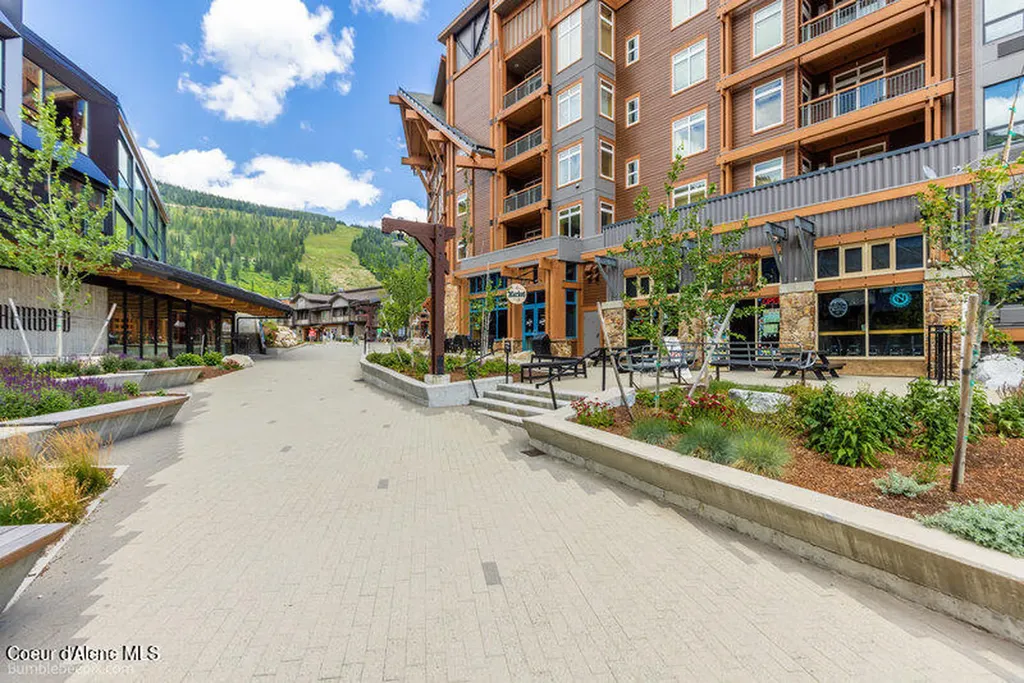 614 Telemark Road Sandpoint ID 83864