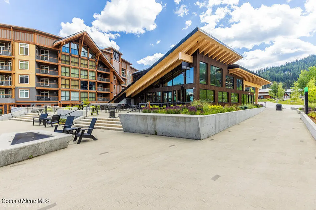 614 Telemark Road Sandpoint ID 83864