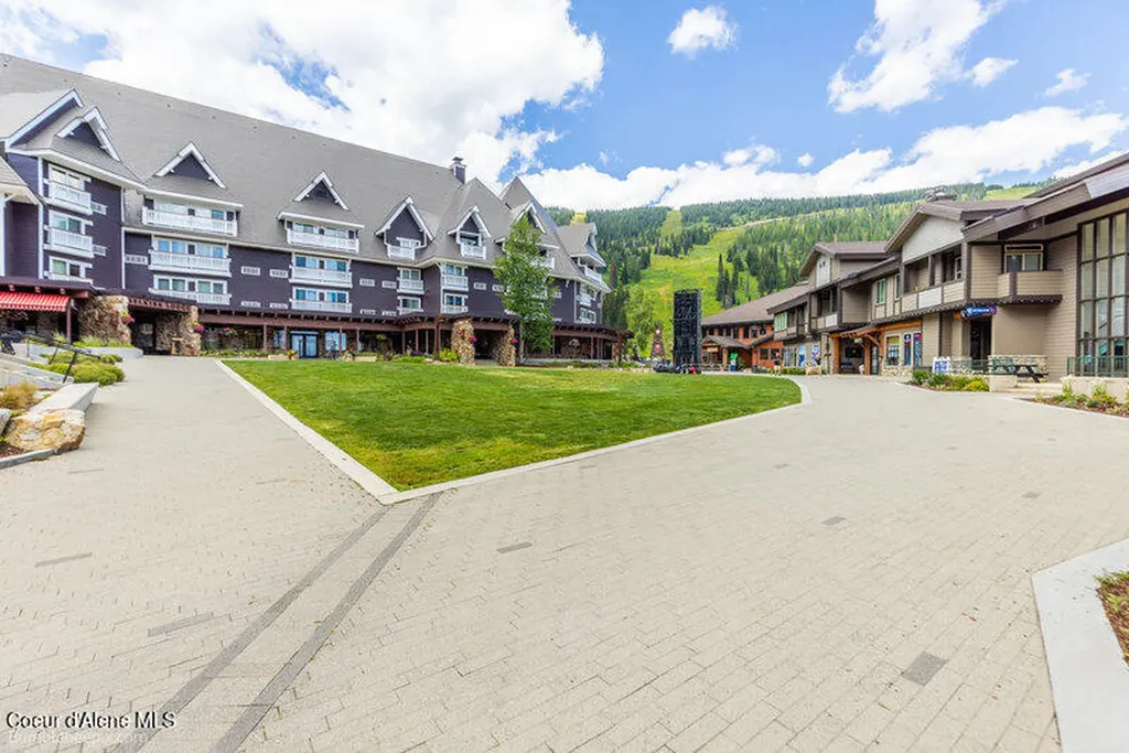614 Telemark Road Sandpoint ID 83864