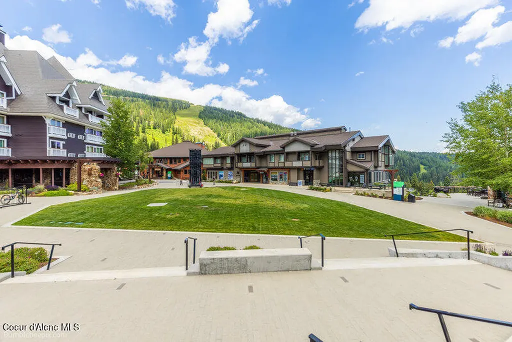 614 Telemark Road Sandpoint ID 83864
