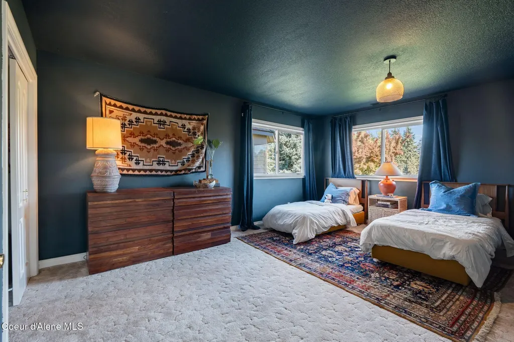 1406 J R Court Sandpoint ID 83864
