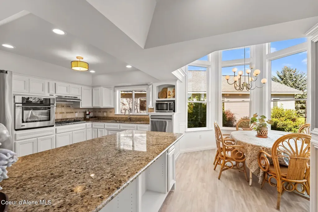 1406 J R Court Sandpoint ID 83864