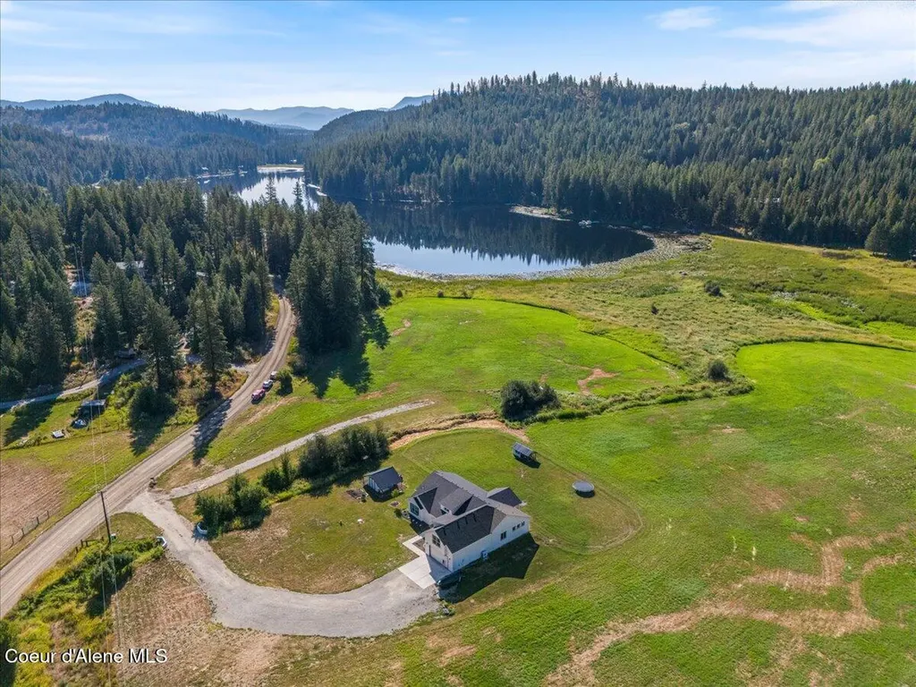 1974 Kelso Lake Road Athol ID 83801