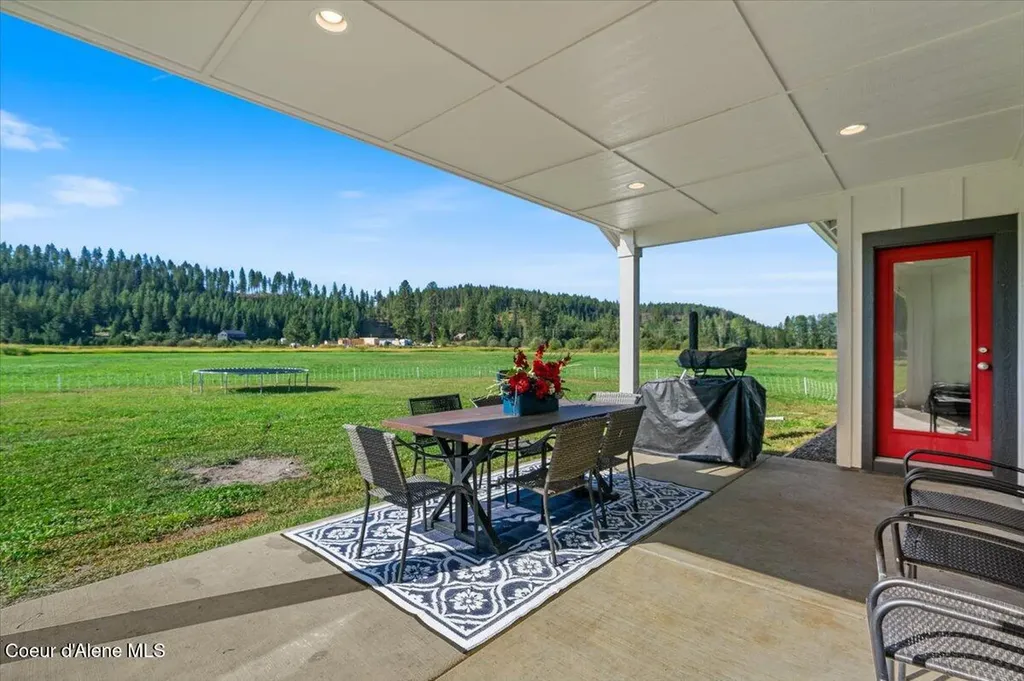 1974 Kelso Lake Road Athol ID 83801