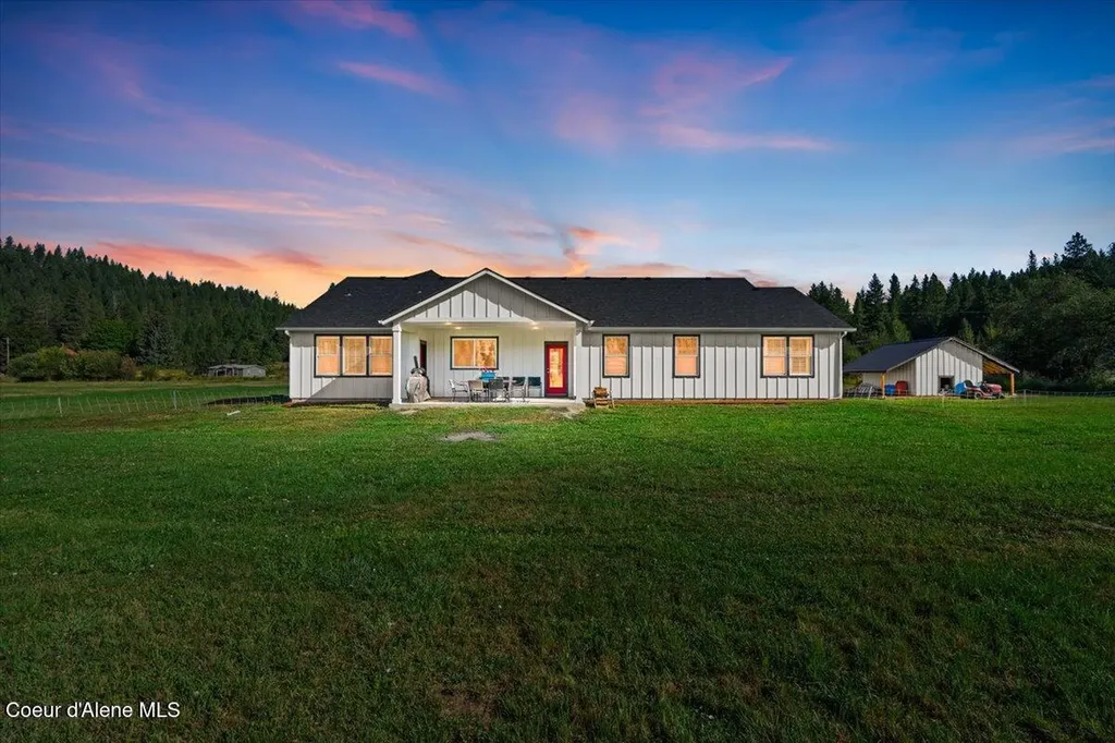 1974 Kelso Lake Road Athol ID 83801