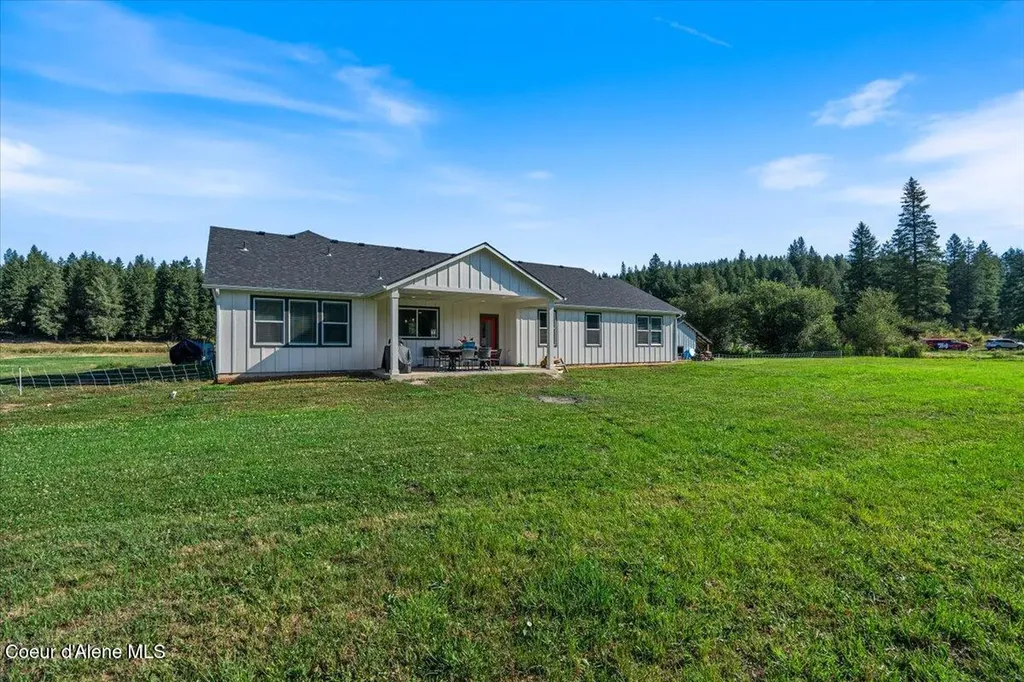 1974 Kelso Lake Road Athol ID 83801