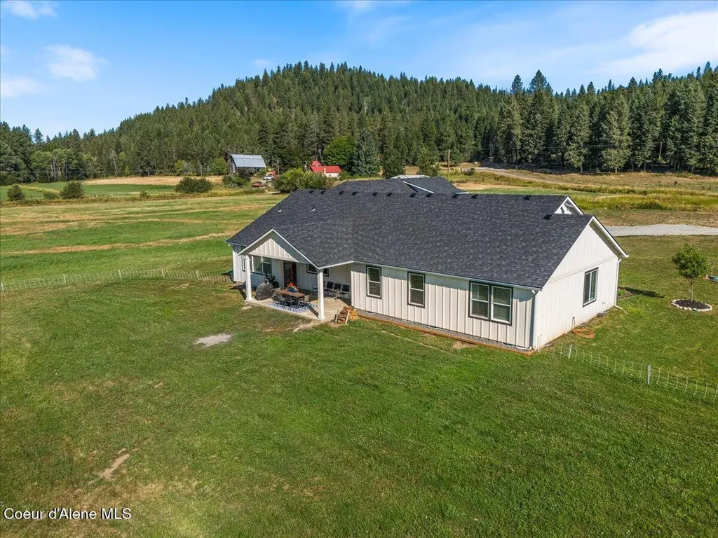 1974 Kelso Lake Road Athol ID 83801
