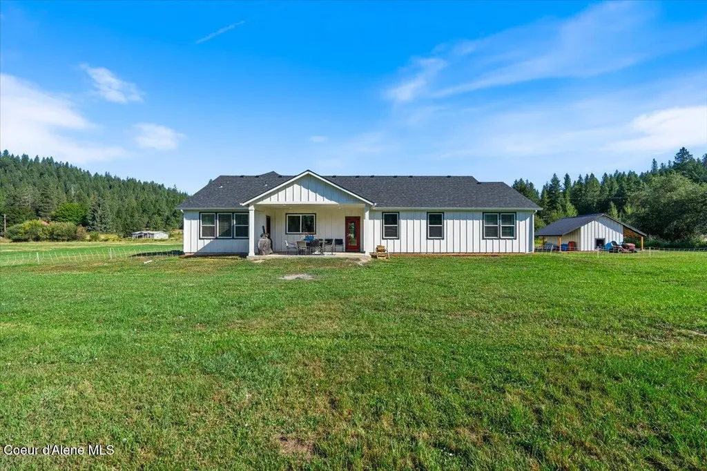 1974 Kelso Lake Road Athol ID 83801