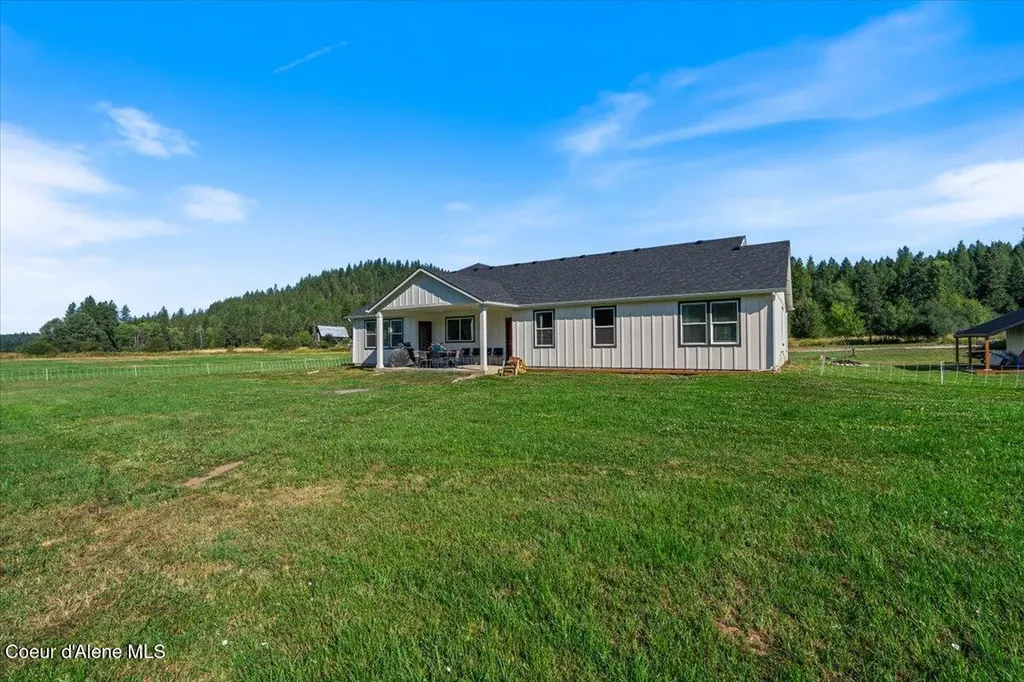 1974 Kelso Lake Road Athol ID 83801