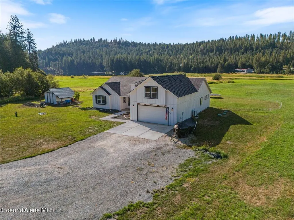 1974 Kelso Lake Road Athol ID 83801