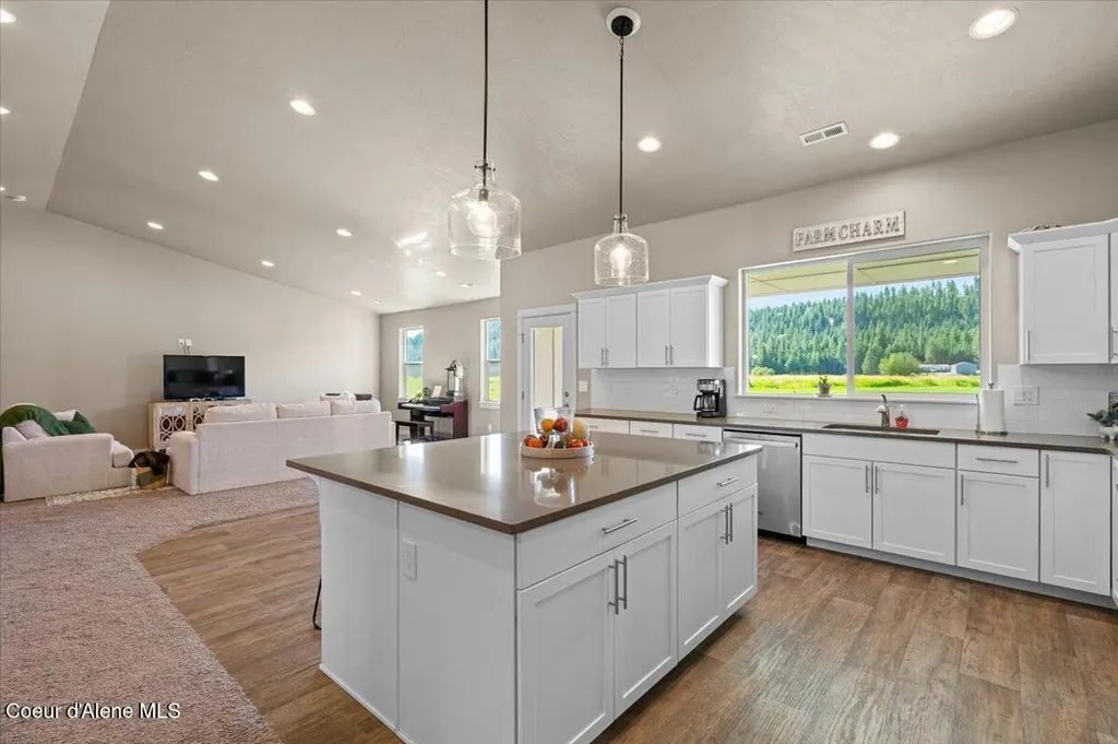 1974 Kelso Lake Road Athol ID 83801
