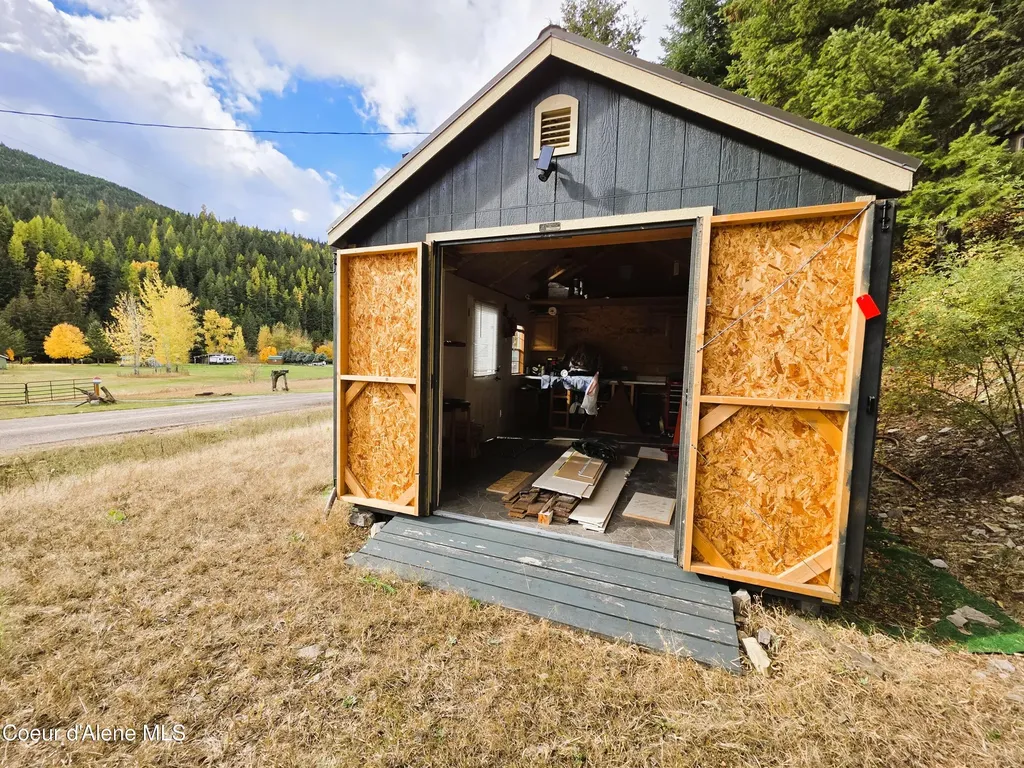 10755 Old River Road Kingston ID 83839