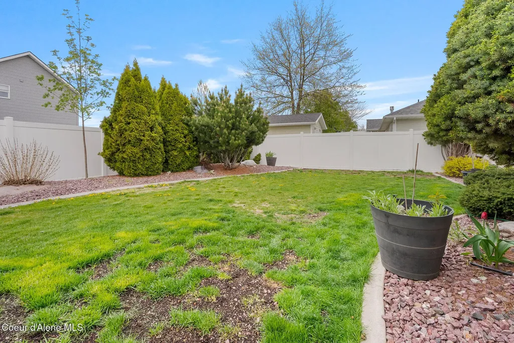 8185 N Sally Street Hayden ID 83835