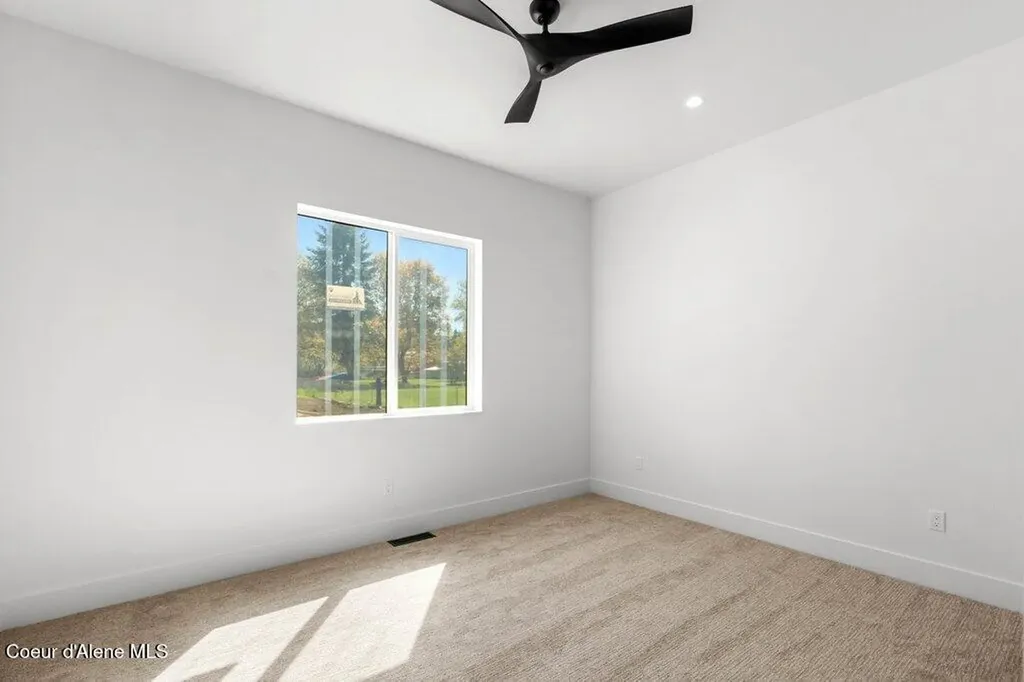 5712 N Davenport Street Dalton Gardens ID 83815