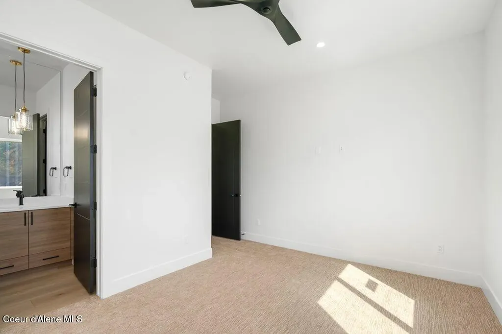 5712 N Davenport Street Dalton Gardens ID 83815