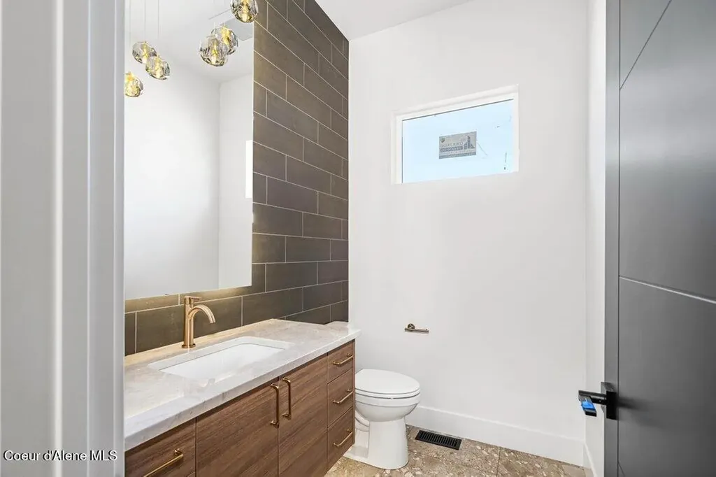 5712 N Davenport Street Dalton Gardens ID 83815