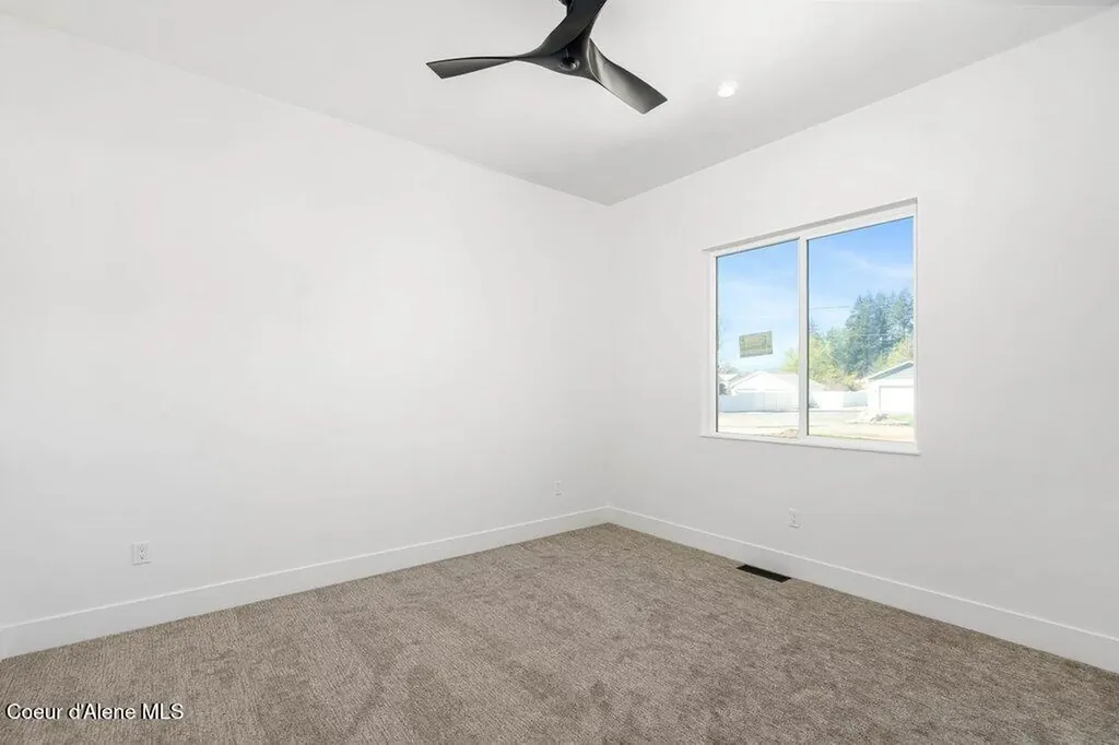5712 N Davenport Street Dalton Gardens ID 83815