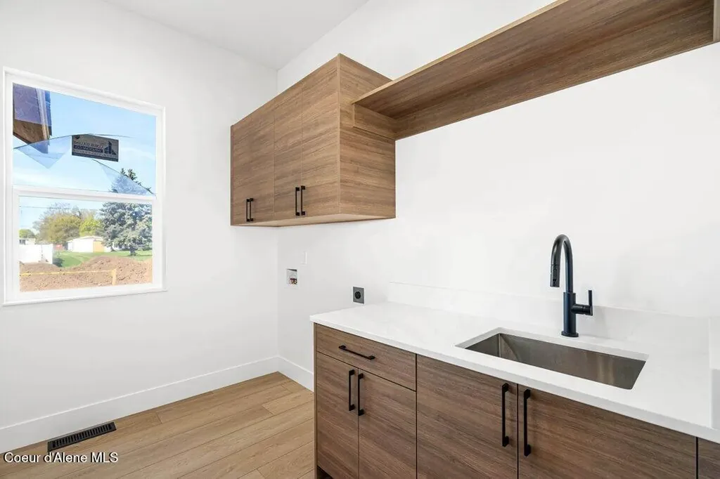 5712 N Davenport Street Dalton Gardens ID 83815