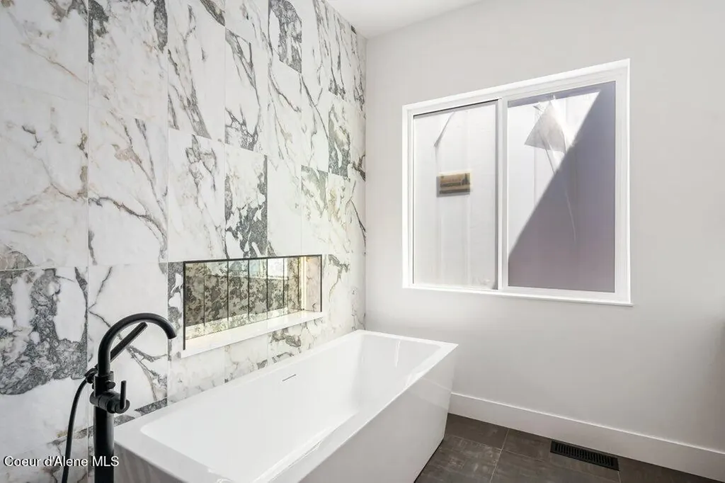 5712 N Davenport Street Dalton Gardens ID 83815
