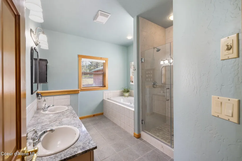 1512 E Open Gate Lane Harrison ID 83833