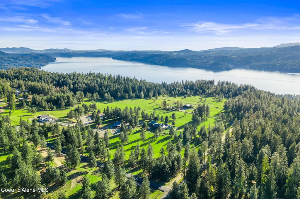1512 E Open Gate Lane Harrison ID 83833