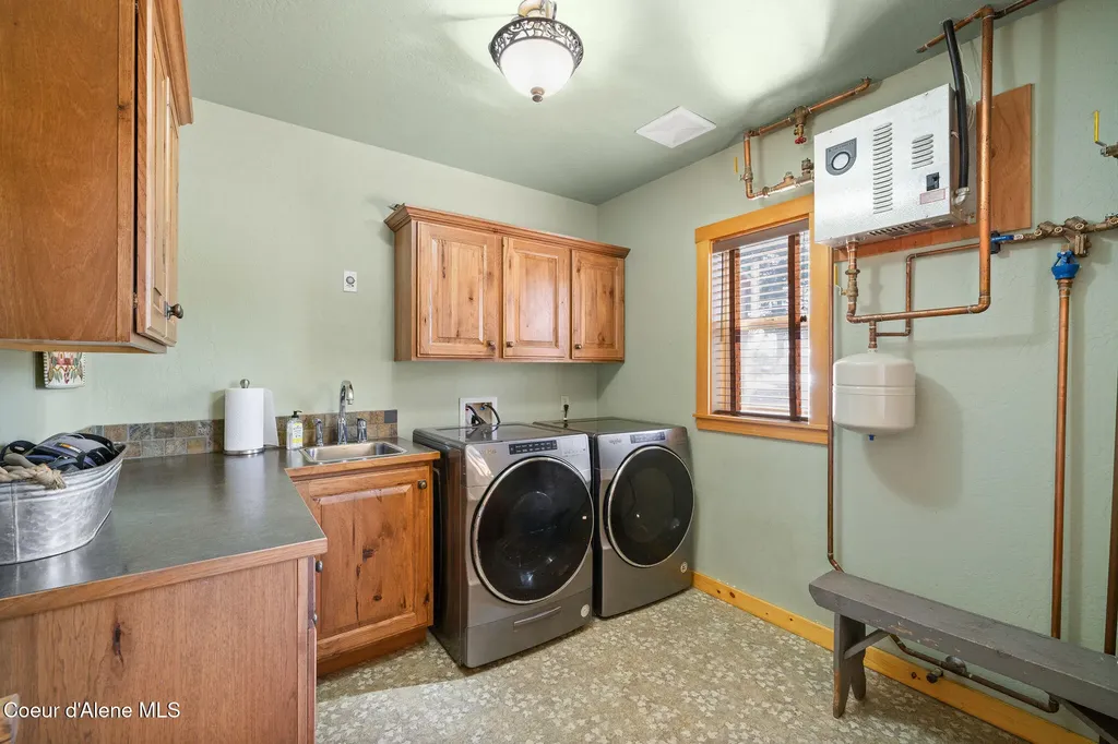 1512 E Open Gate Lane Harrison ID 83833