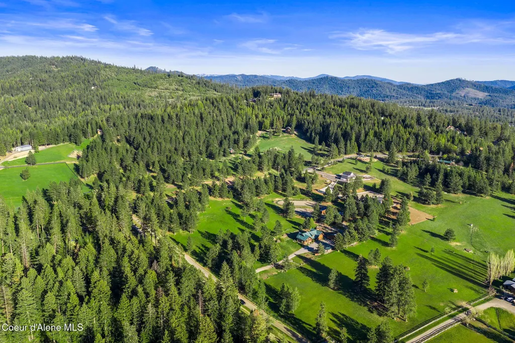 1512 E Open Gate Lane Harrison ID 83833