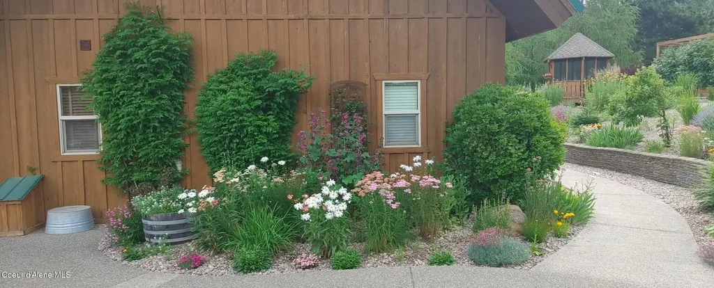 1512 E Open Gate Lane Harrison ID 83833