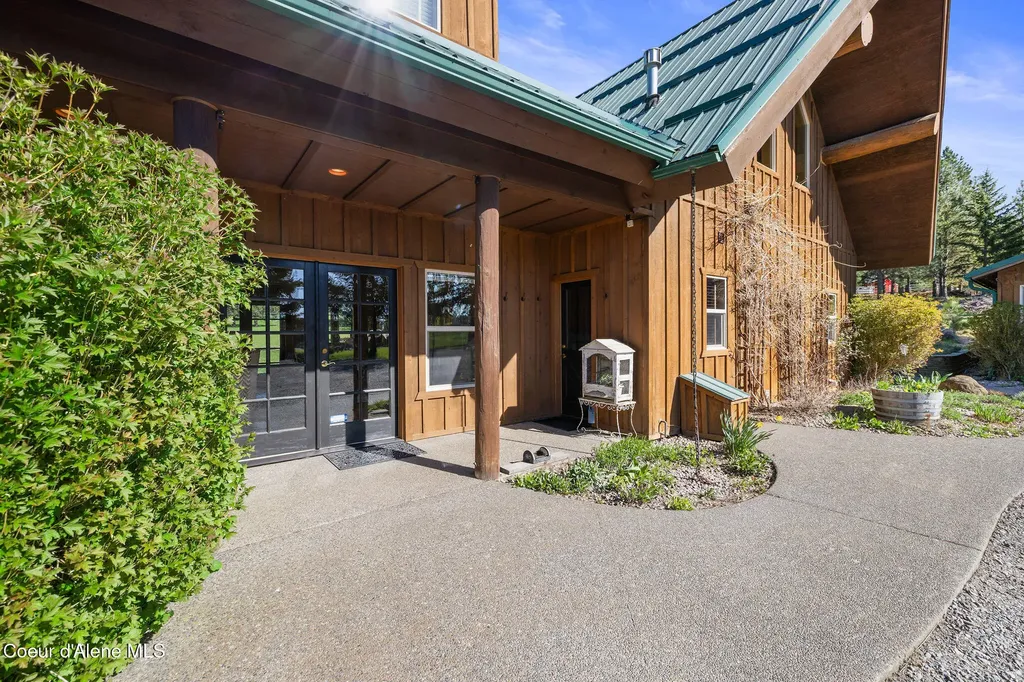 1512 E Open Gate Lane Harrison ID 83833
