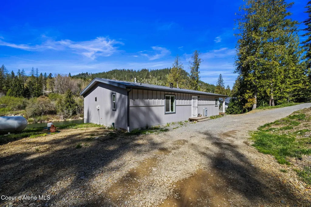 792 Dirks Road Priest River ID 83856