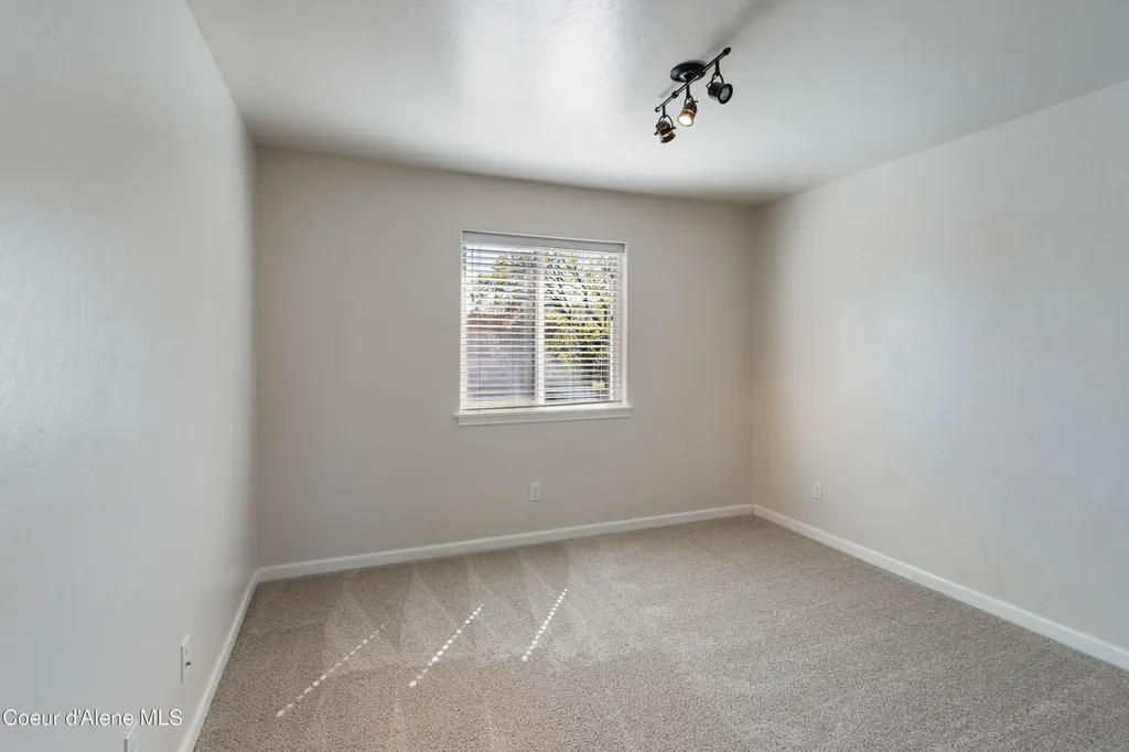 425 S Ella Avenue Sandpoint ID 83864